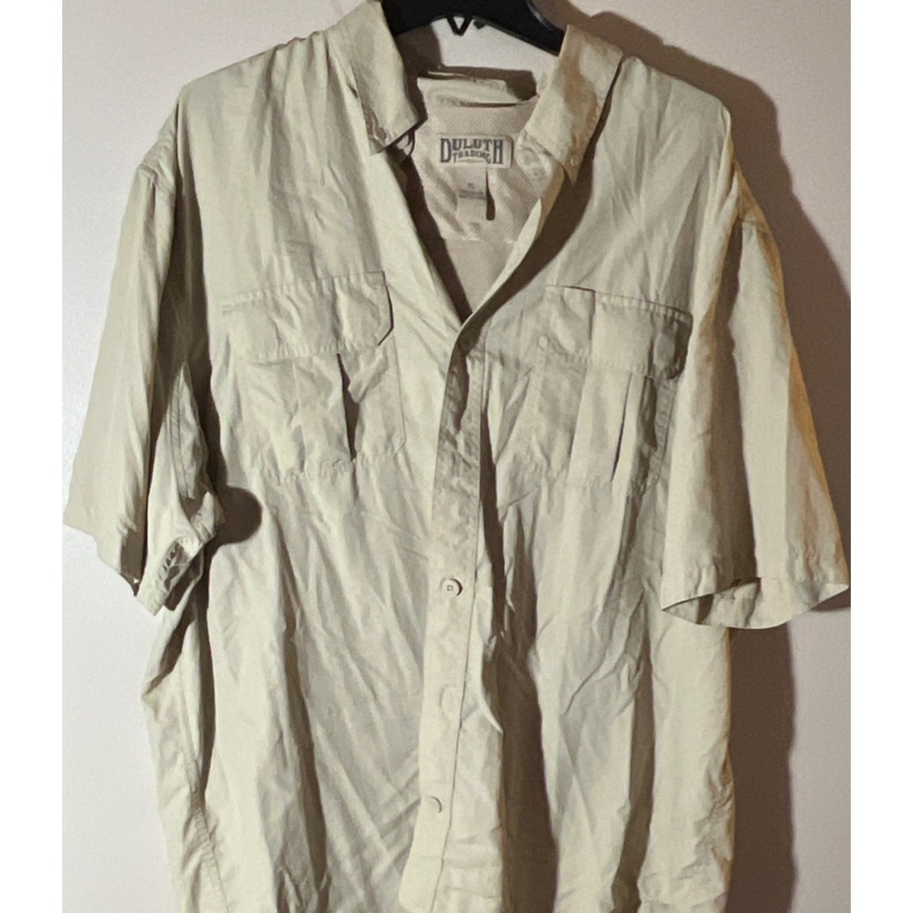 Duluth Trading Co Men's XL Short Sleeve Button-Up Fishing Shirt Beige Pockets